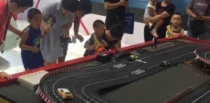 动感赛车 动感赛车